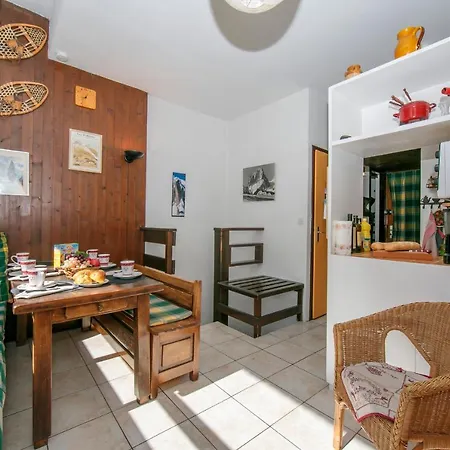 Sleeps 4 *