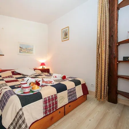Sleeps 4 *